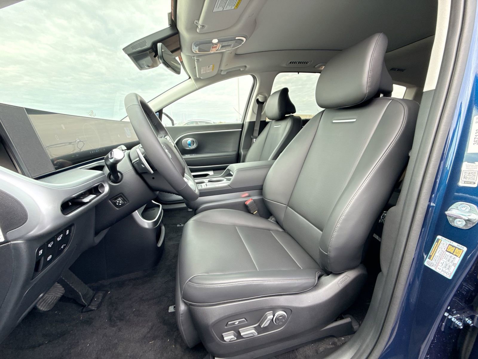 New 2026 Hyundai Ioniq 9 Limited image 13