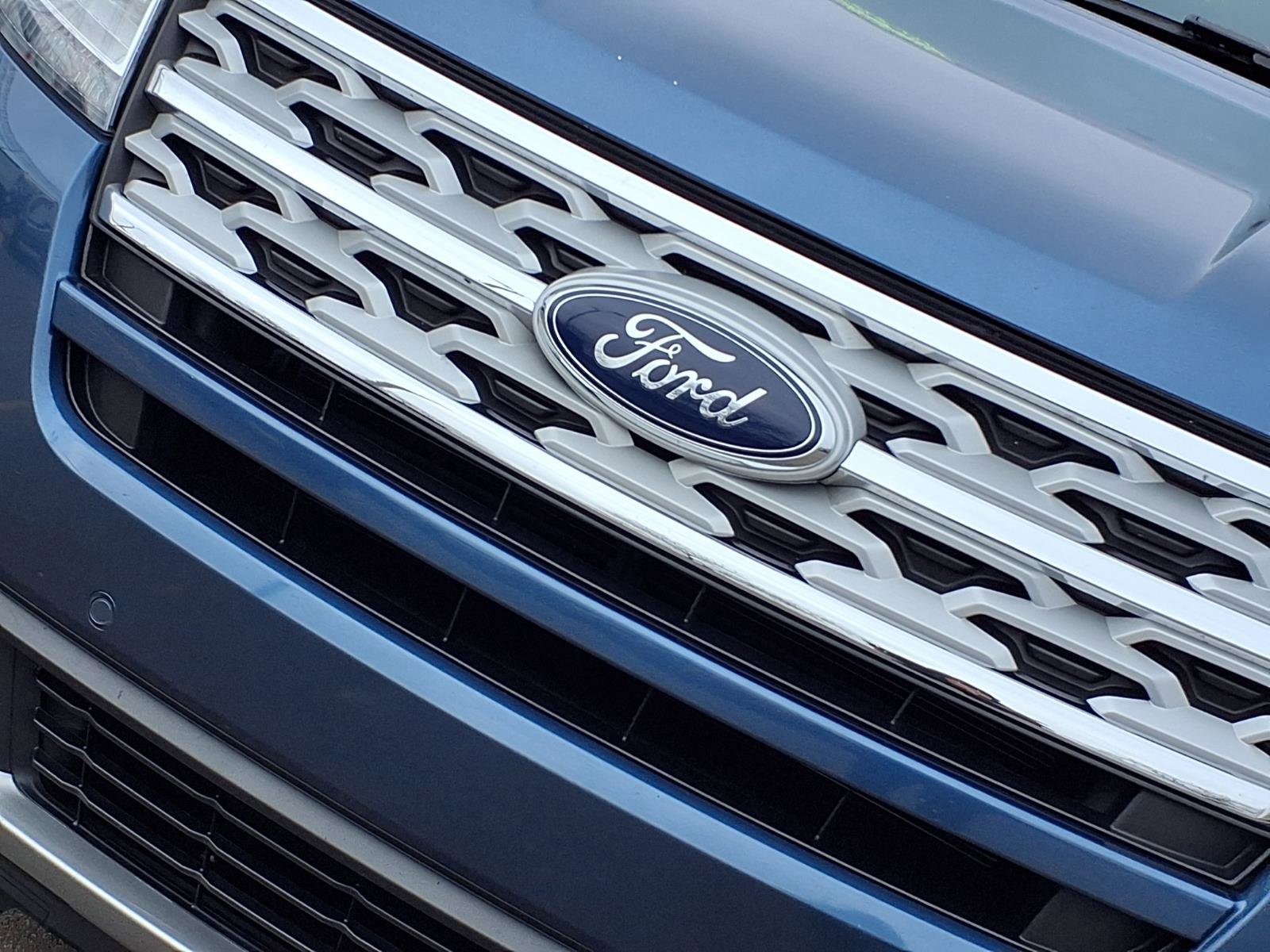 Used 2019 Ford Explorer XLT w/ Equipment Group 202A image 29