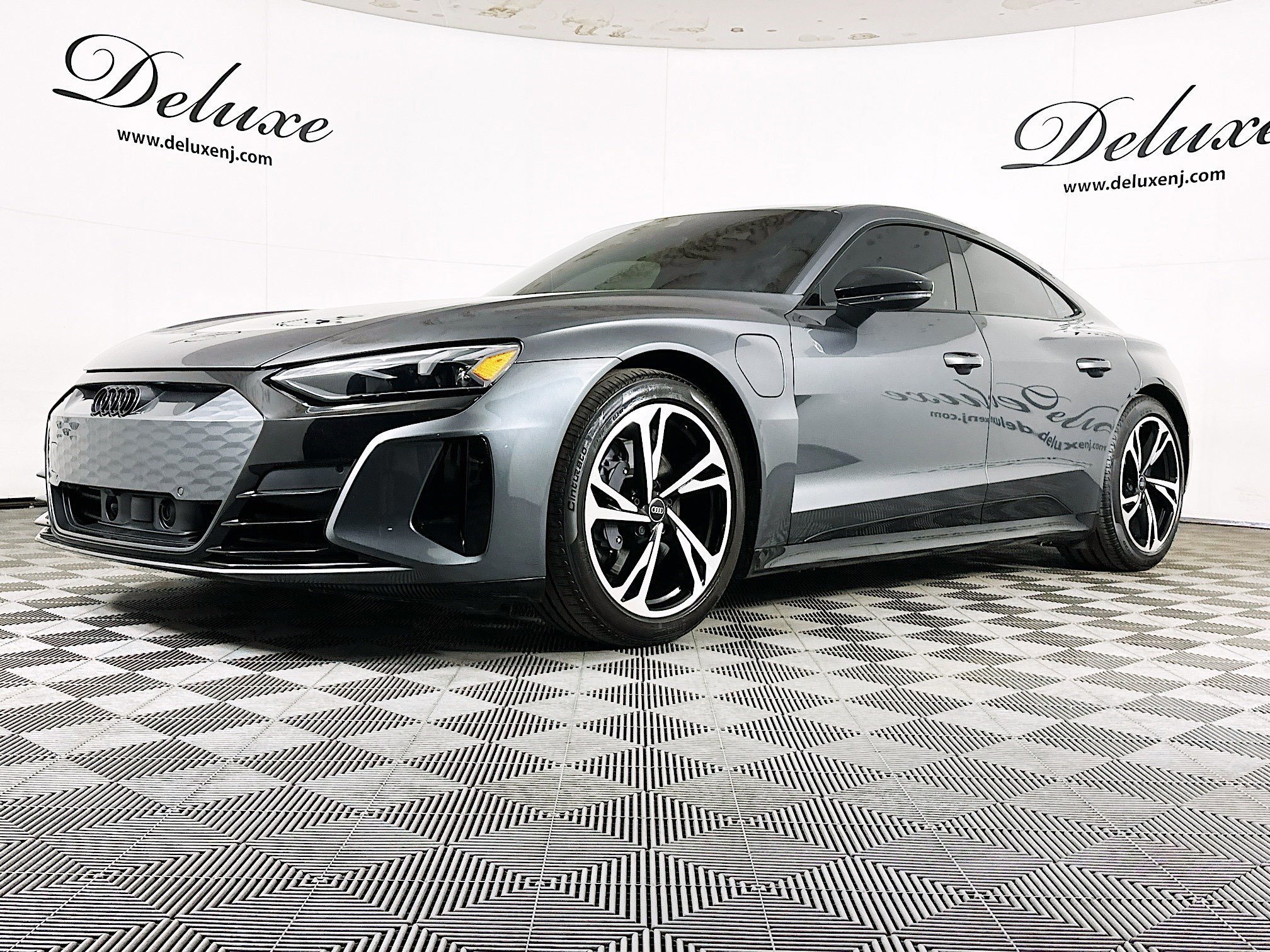 Used 2024 Audi e-tron GT Premium Plus image 3