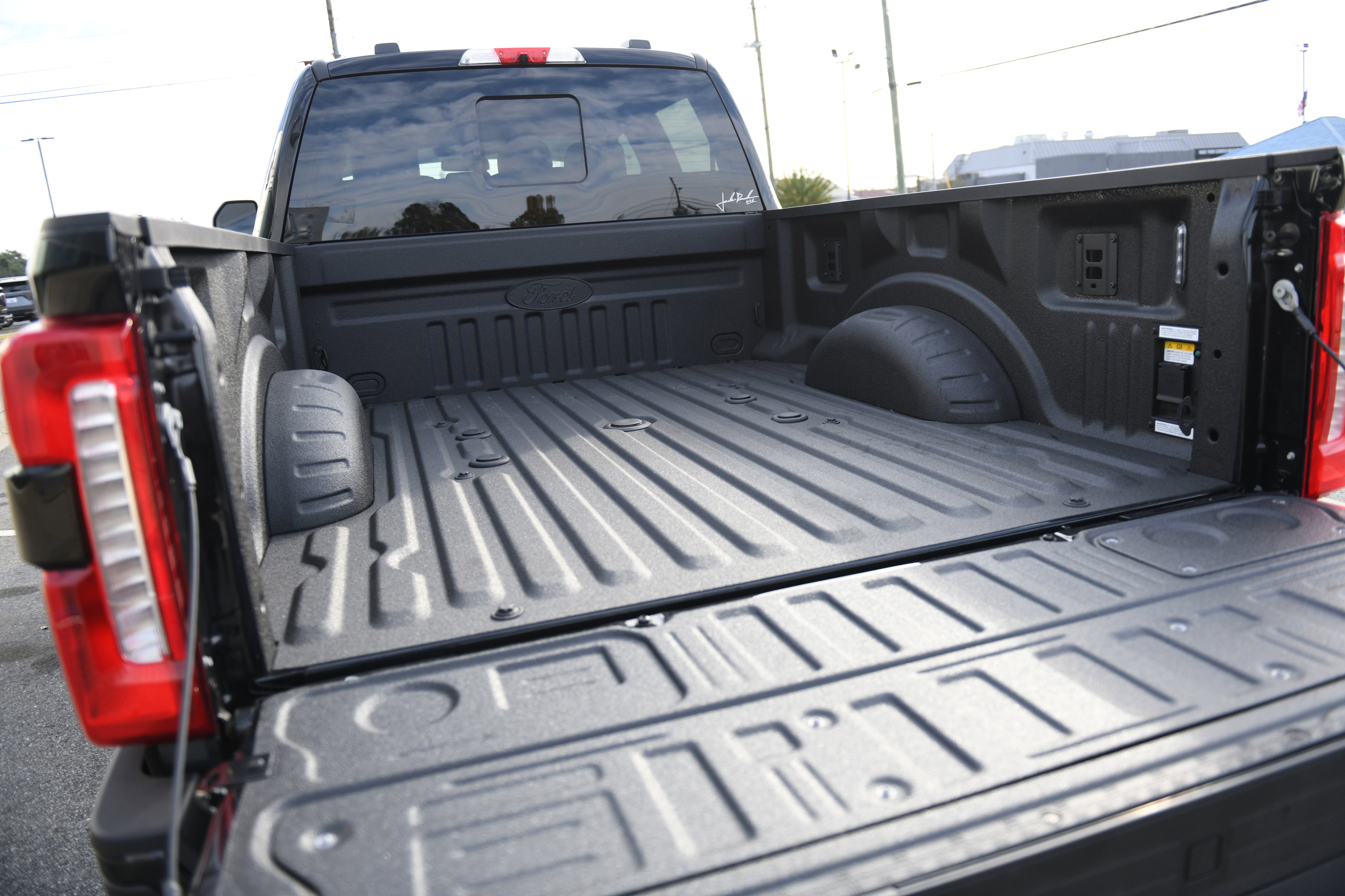 New 2026 Ford F250 Lariat w/ Black Appearance Package image 21