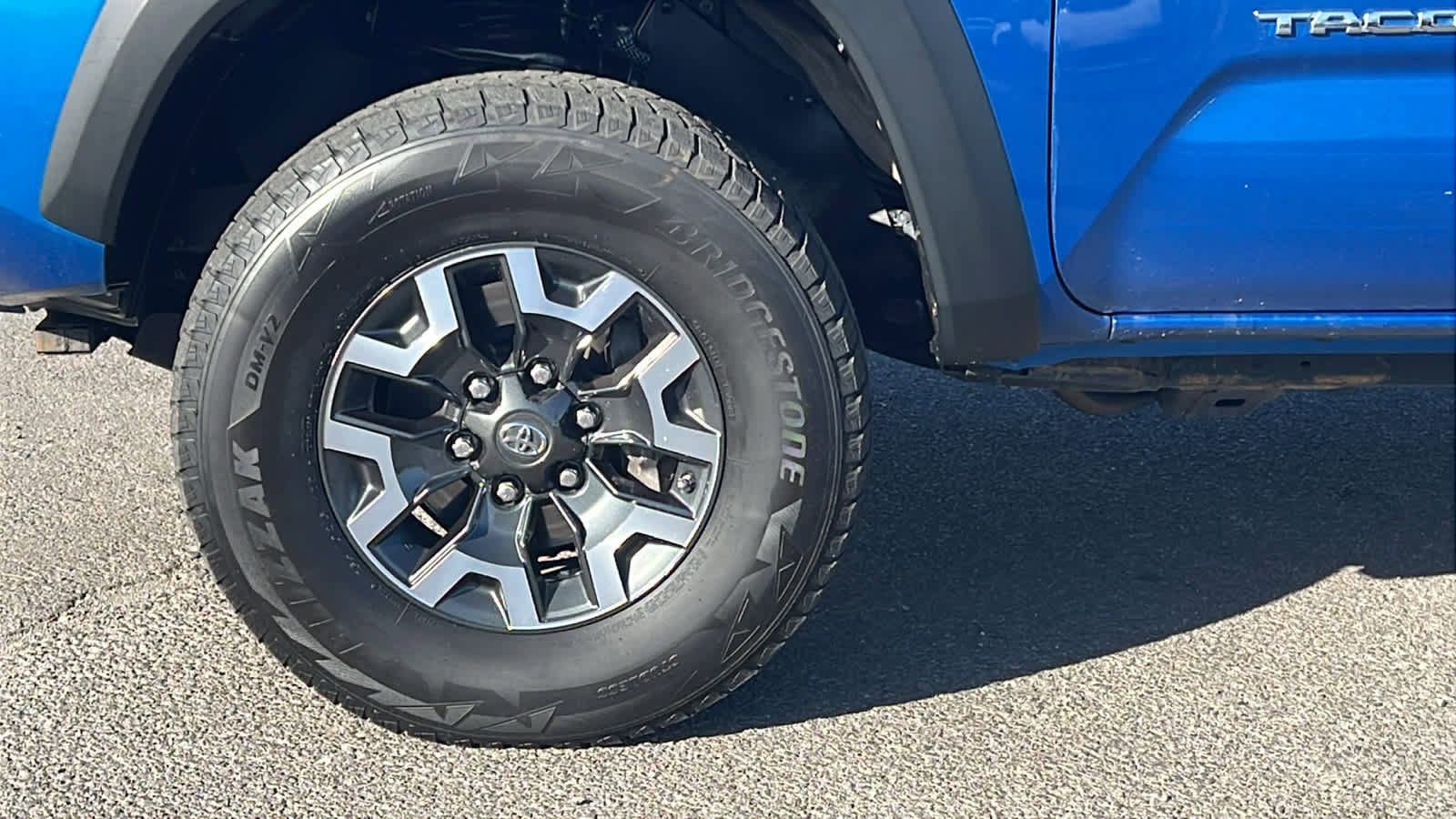 Used 2016 Toyota Tacoma TRD Off-Road image 9