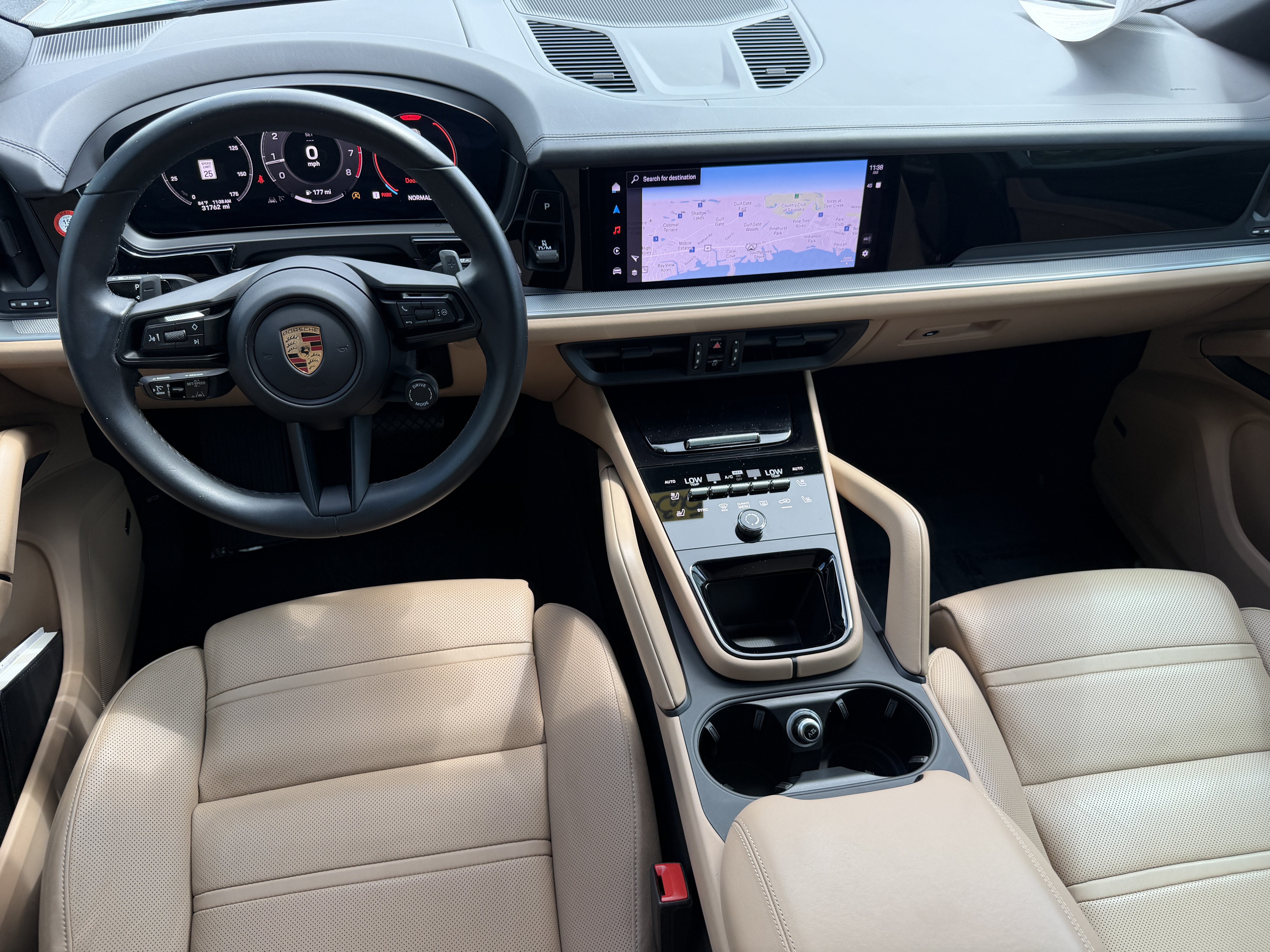 Used 2024 Porsche Cayenne AWD/4WD image 13