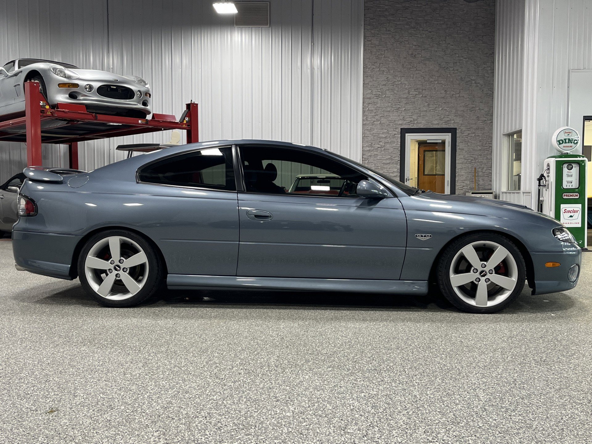 Used 2006 Pontiac GTO RWD image 5