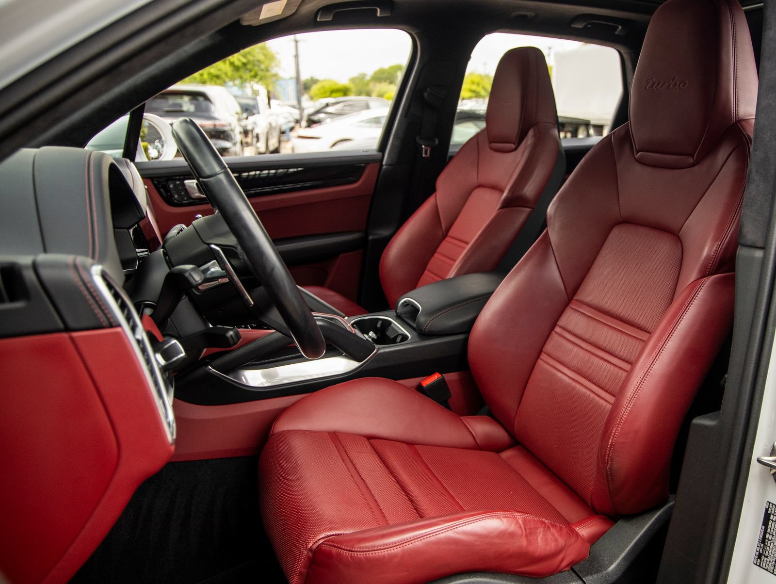 Certified 2023 Porsche Cayenne Turbo AWD/4WD image 5