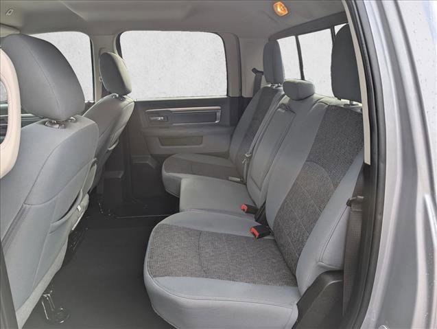 Used 2019 RAM 1500 Classic SLT w/ Luxury Group image 15