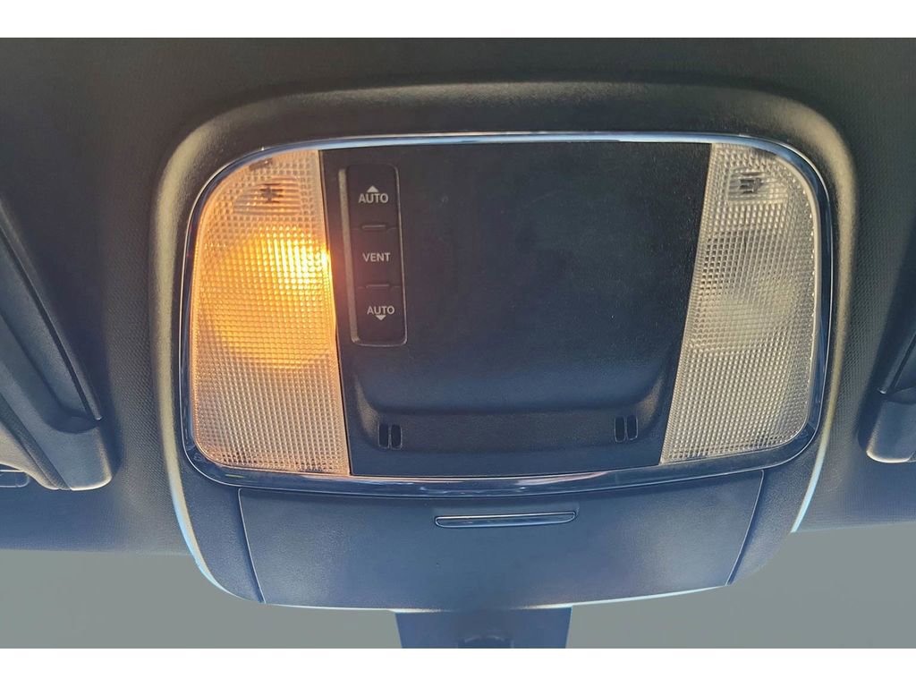 Used 2022 Dodge Charger SXT w/ Leather Interior Group image 11