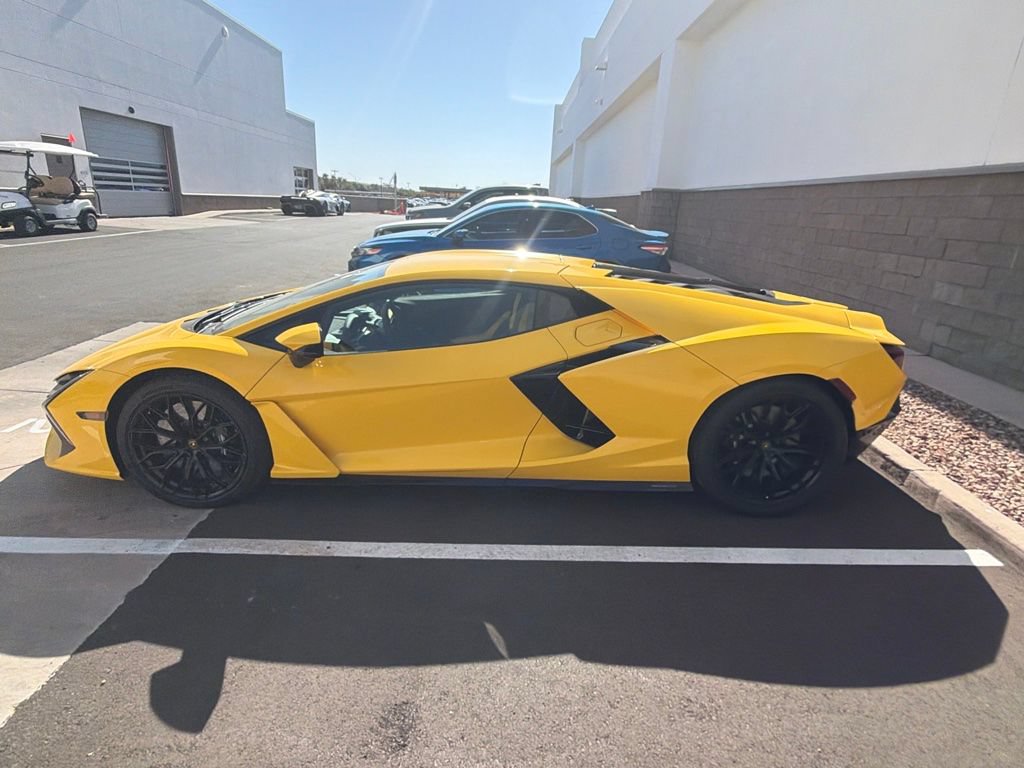 Used 2024 Lamborghini Revuelto AWD/4WD image 10
