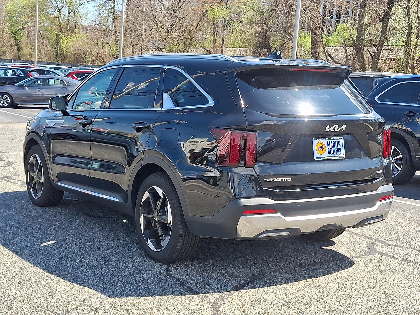 Certified 2025 Kia Sorento EX image 3