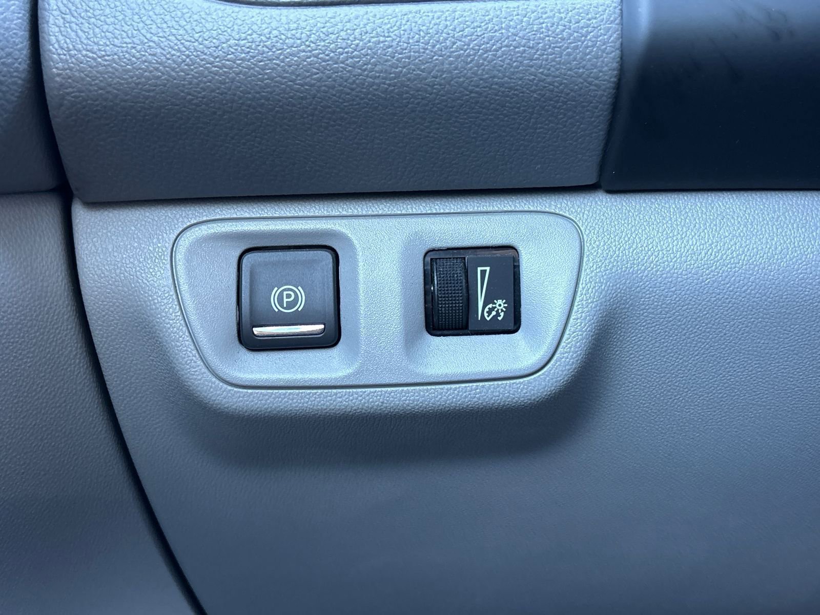 Used 2019 GMC Acadia SLE w/ Driver Alert Package I image 18