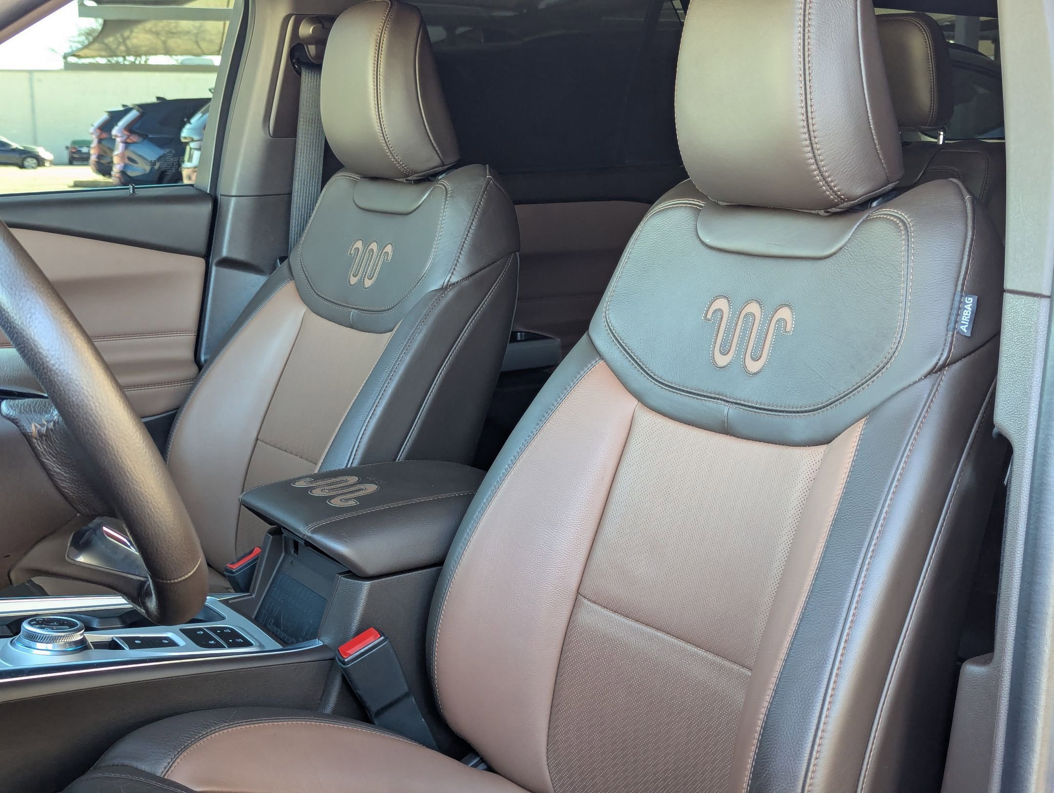 Used 2023 Ford Explorer King Ranch w/ Technology Package image 14