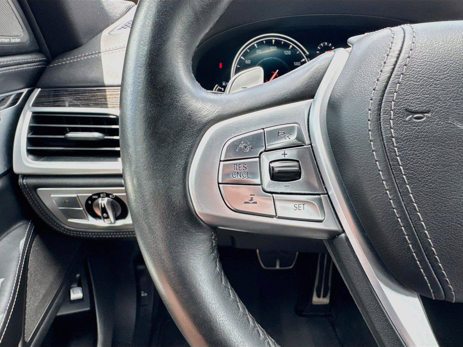 Used 2019 BMW 750i w/ Executive Package RWD image 12