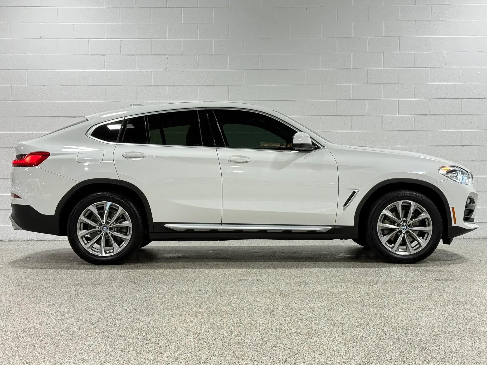 Used 2019 BMW X4 xDrive30i AWD/4WD image 5