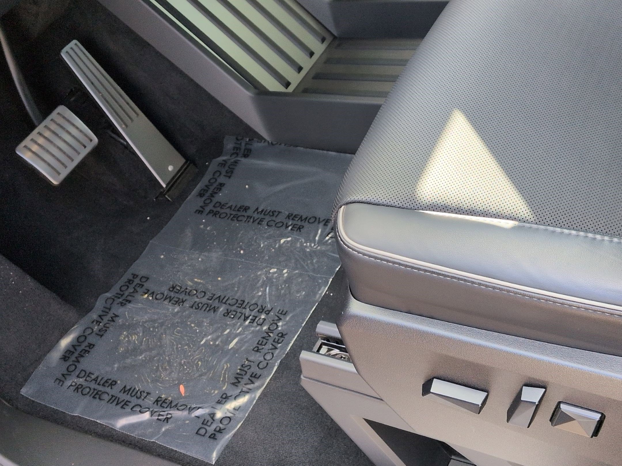 Used 2024 Tesla Cybertruck Cyberbeast AWD/4WD image 17