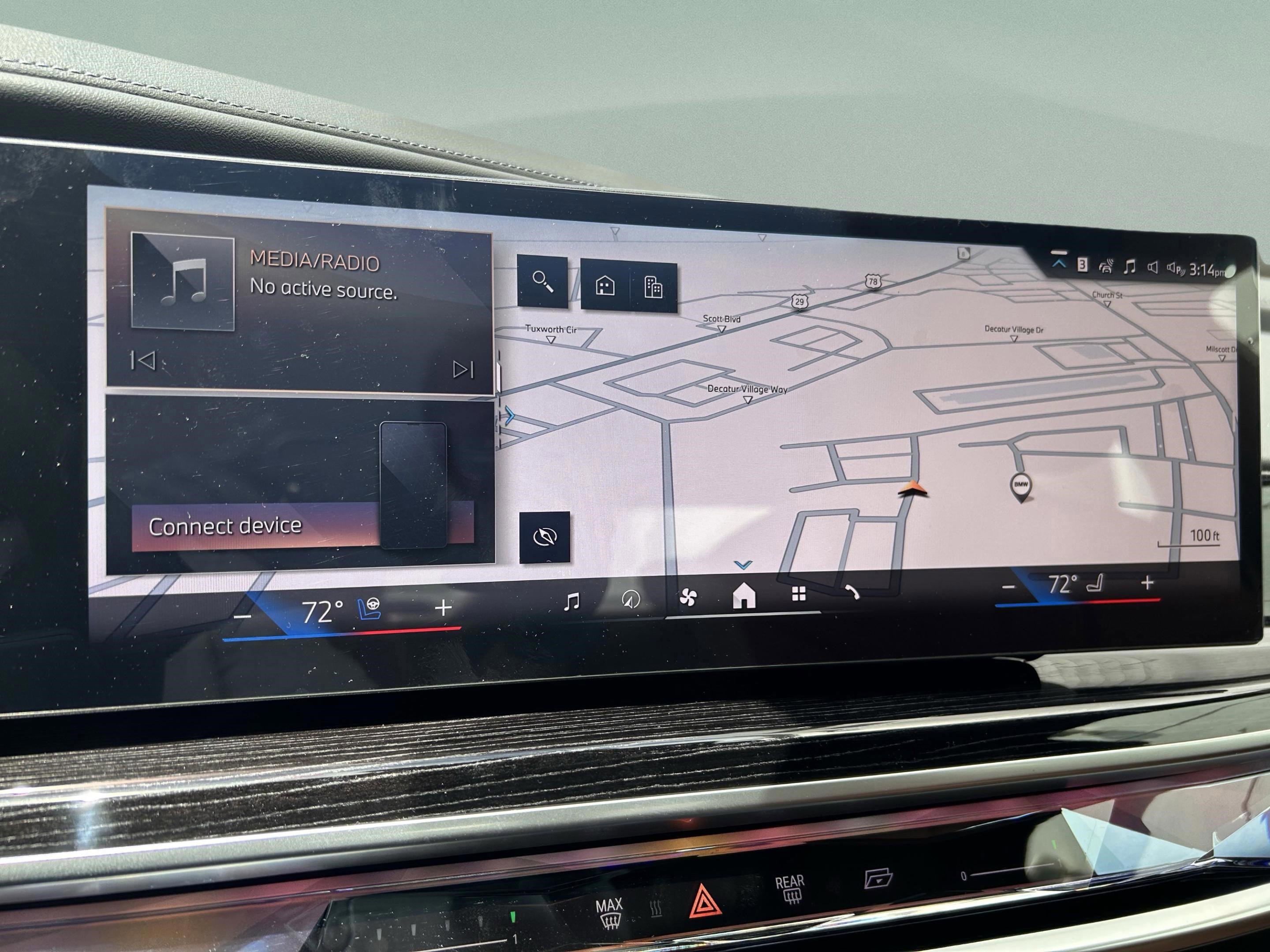 Used 2025 BMW 740i w/ Premium Package image 16