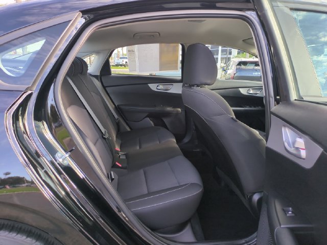 Certified 2023 Kia Forte LXS FWD image 29
