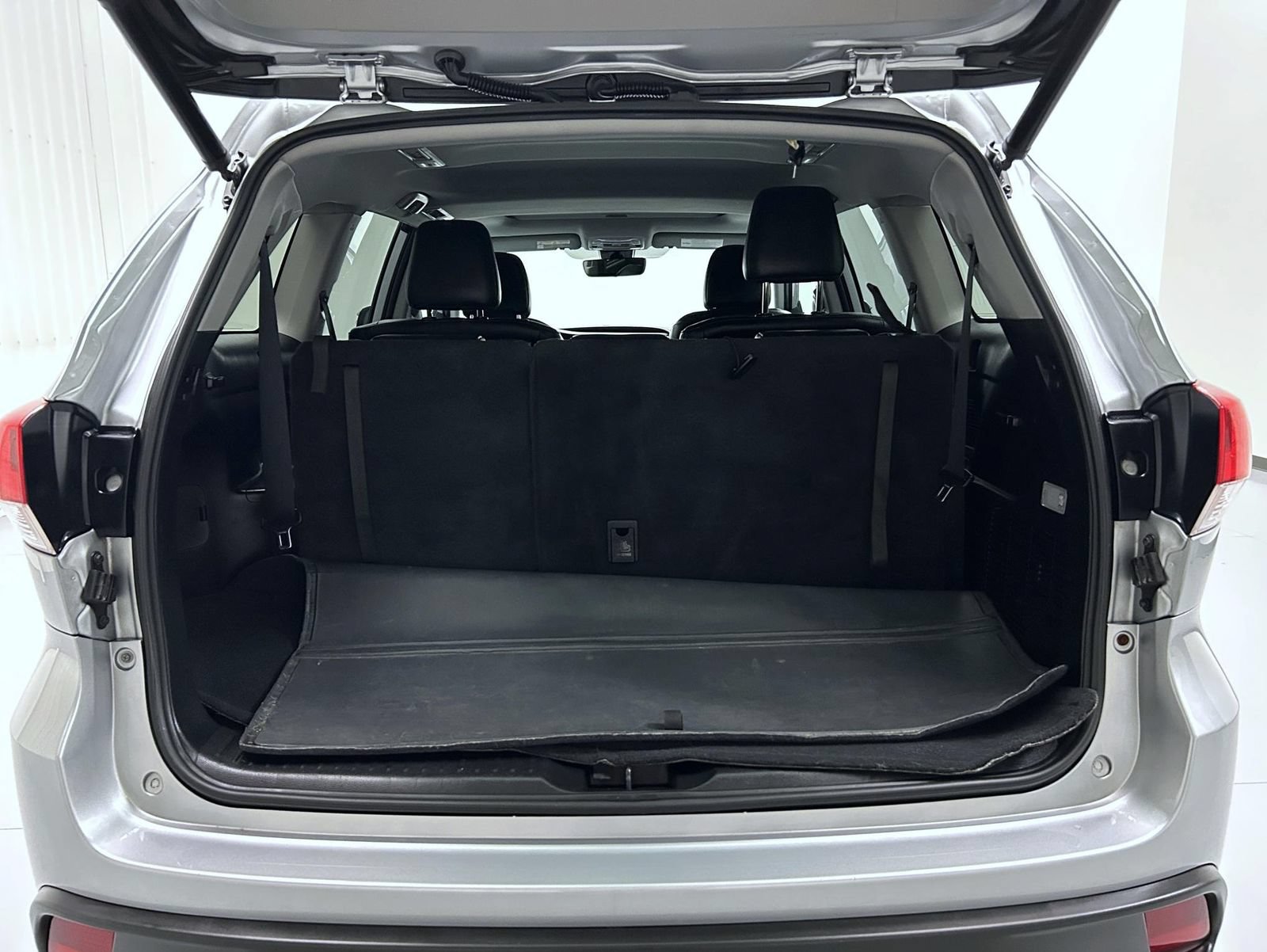 Used 2019 Toyota Highlander XLE AWD/4WD image 22