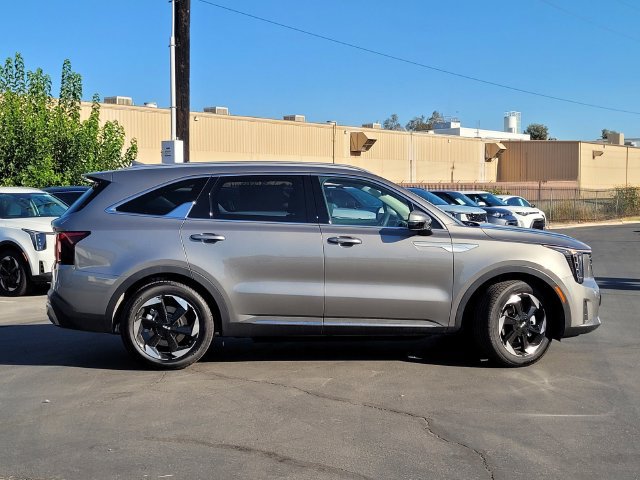 New 2026 Kia Sorento EX w/ EX Premium Package AWD/4WD image 4