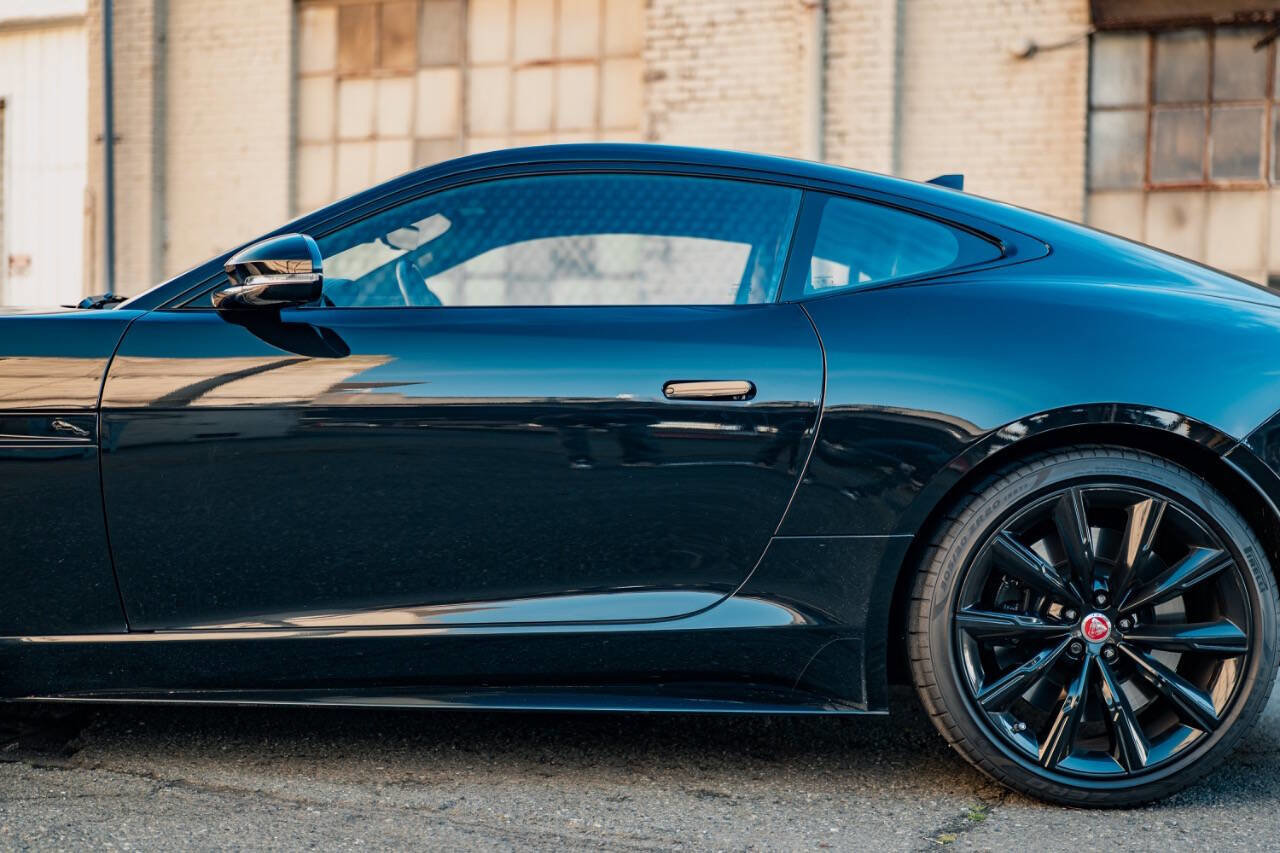 Used 2021 Jaguar F-TYPE R image 22