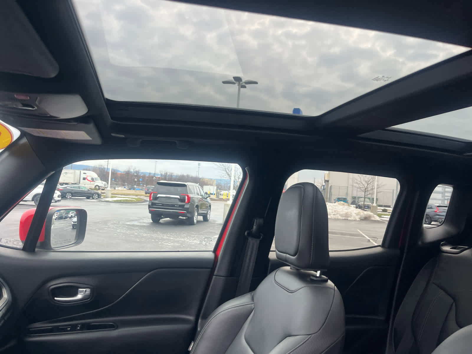 Used 2019 Jeep Renegade Limited w/ Quick Order Package 22P image 21