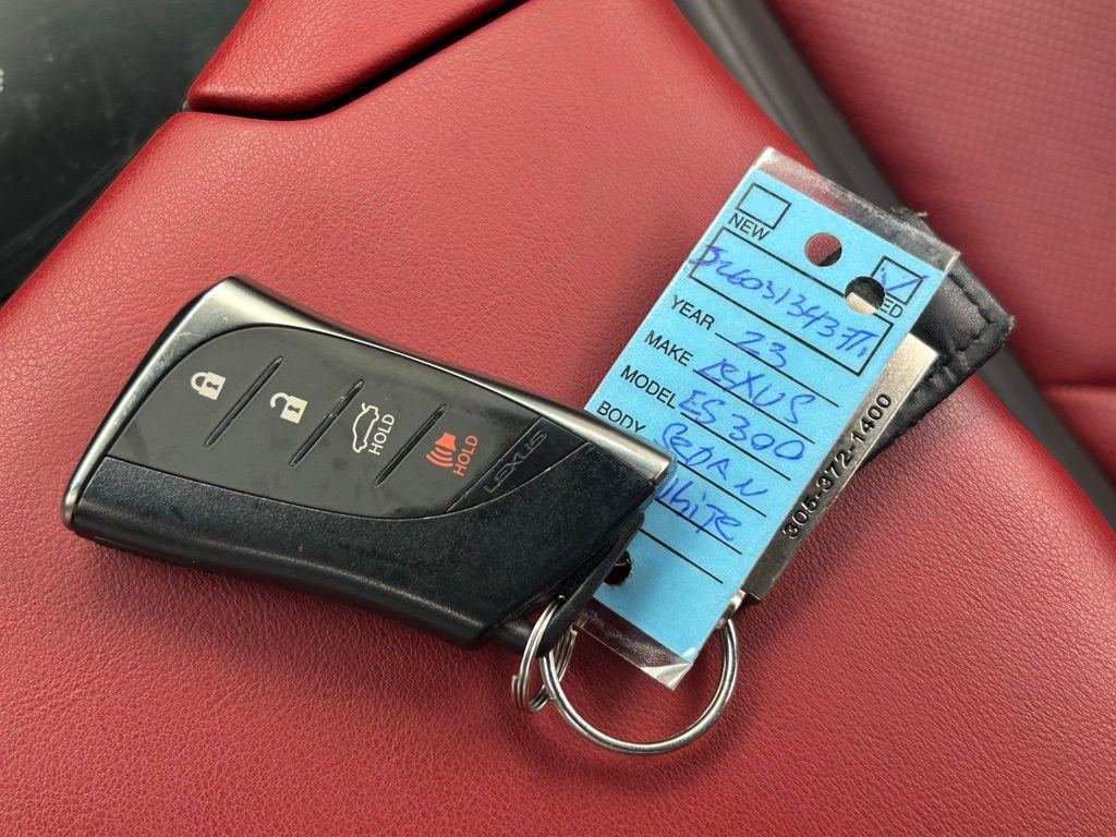 Used 2023 Lexus ES 300h F Sport image 45