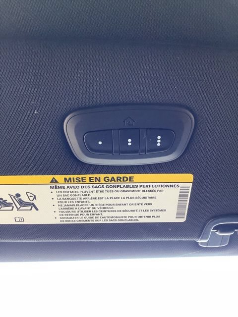 Certified 2025 Chrysler Pacifica Select FWD image 33
