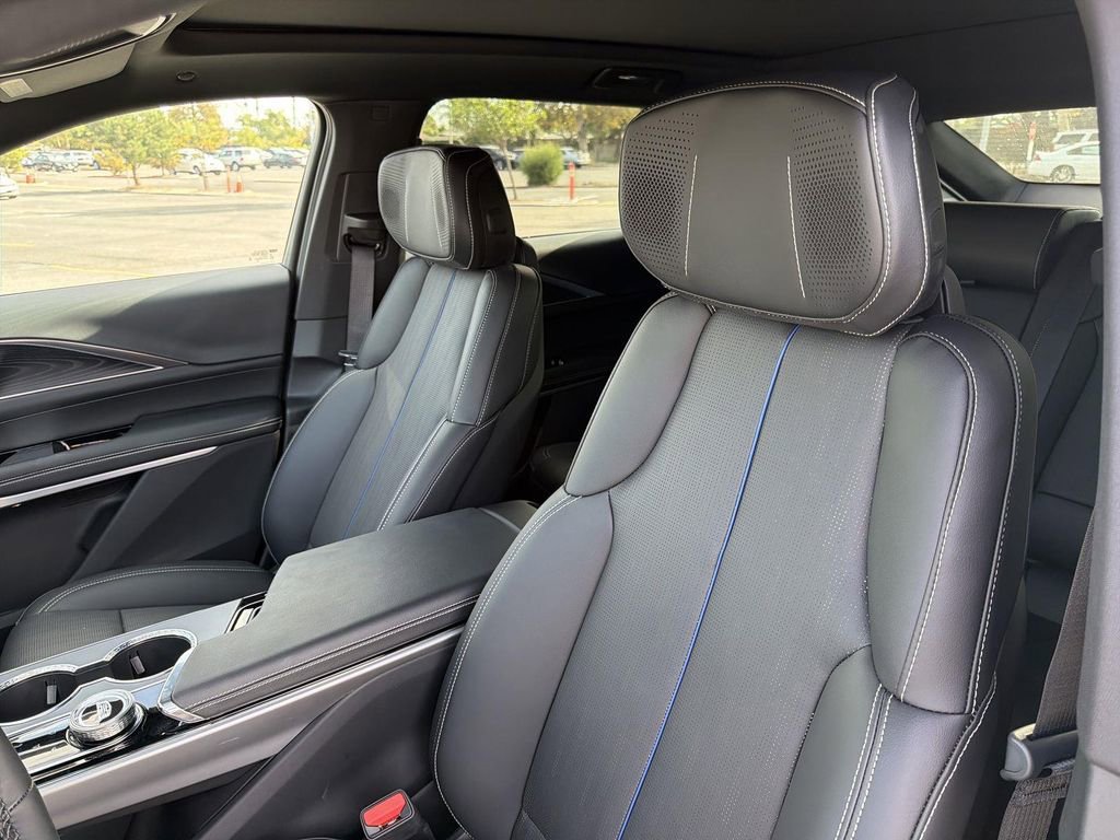 New 2025 Cadillac Lyriq Sport image 25