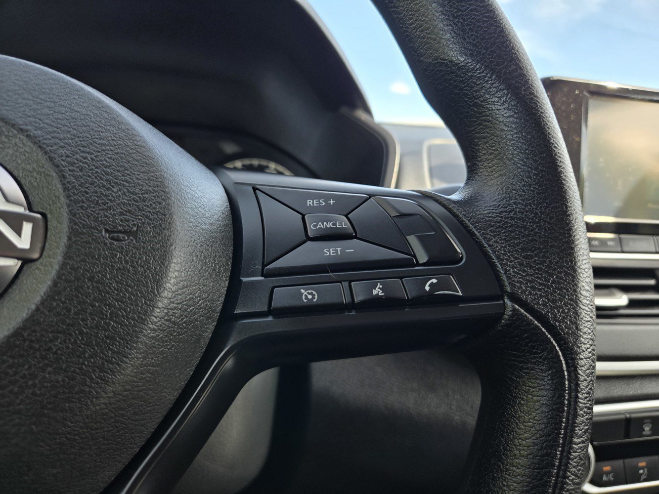 Used 2024 Nissan Altima 2.5 S FWD image 16