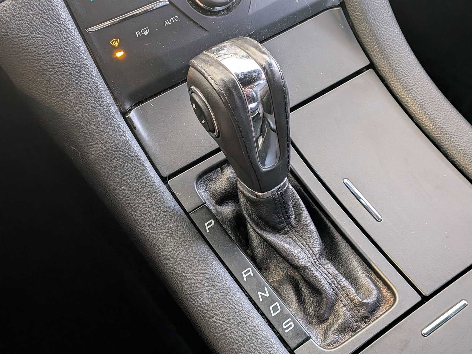 Used 2015 Ford Taurus Limited FWD image 29