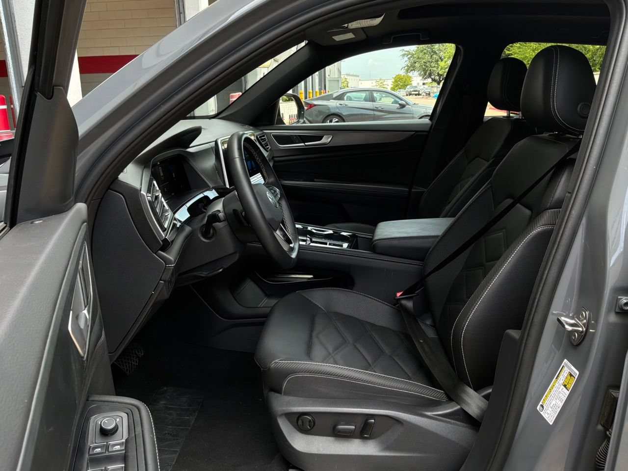 Used 2026 Volkswagen Atlas Cross Sport SE AWD/4WD image 10