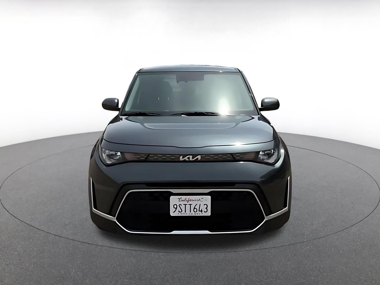 Used 2025 Kia Soul LX w/ LX Technology Package FWD image 4