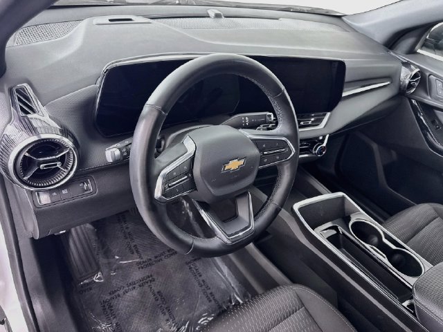 Used 2025 Chevrolet Equinox LT FWD image 9
