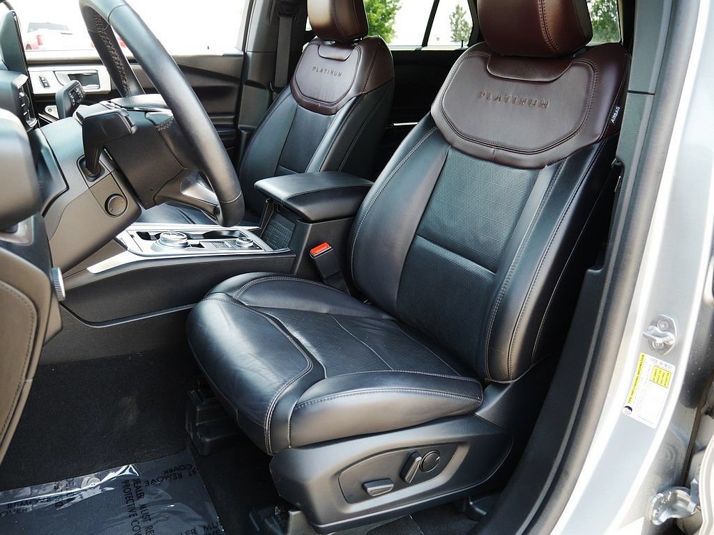 Used 2024 Ford Explorer Platinum w/ Technology Package AWD/4WD image 15