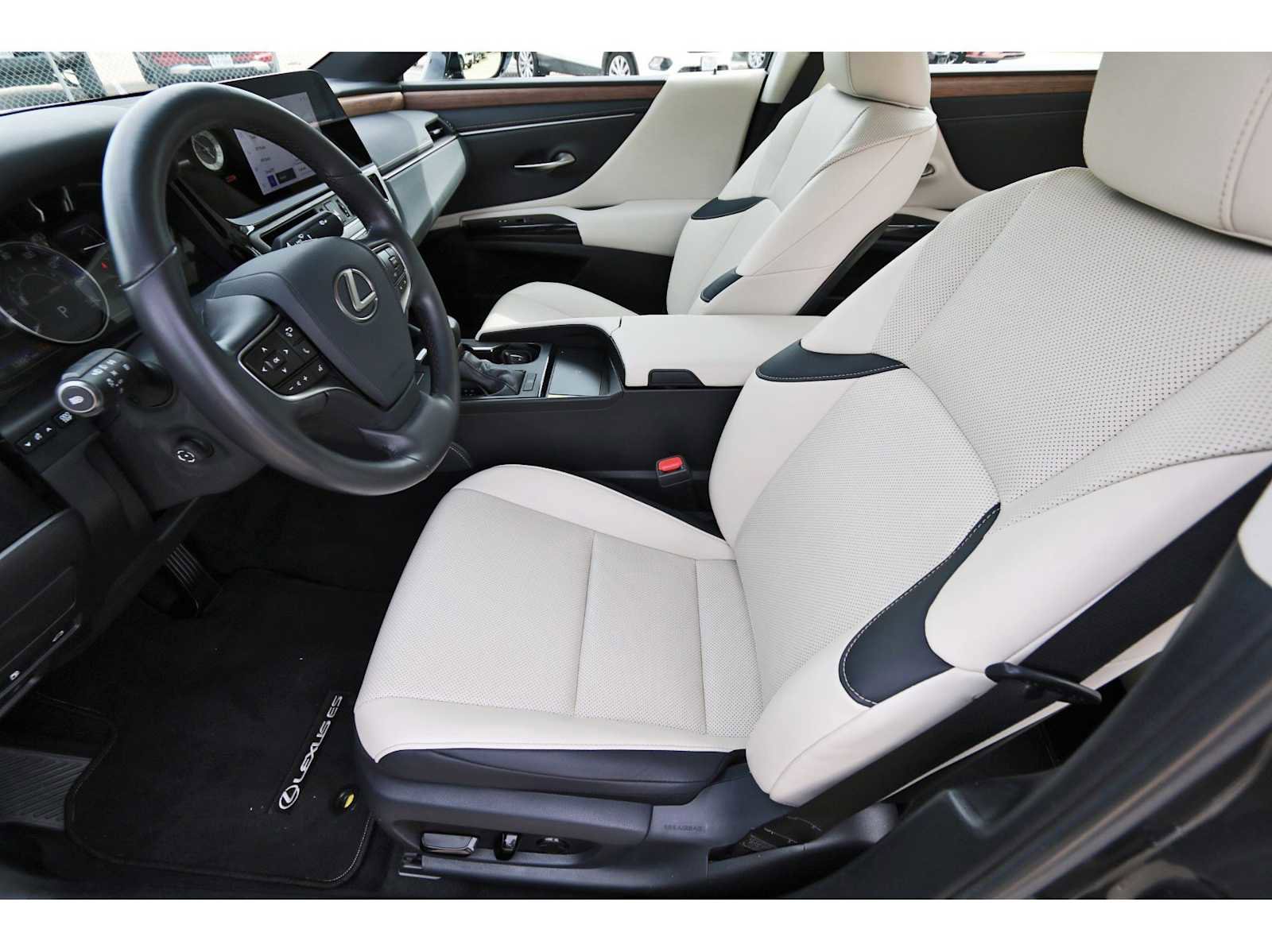 Used 2025 Lexus ES 350 w/ Premium Package FWD image 11