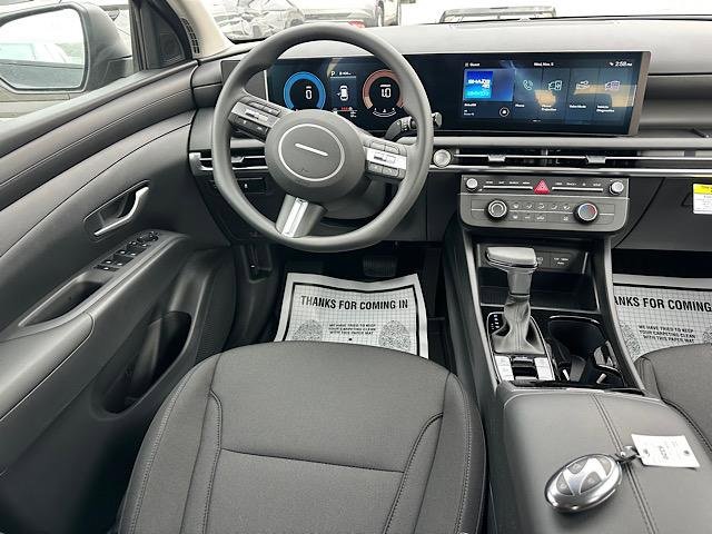 New 2026 Hyundai Tucson SE image 9