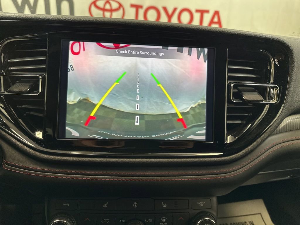 Used 2025 Dodge Durango GT image 33