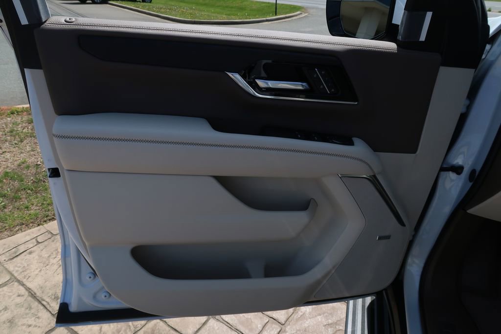 New 2026 GMC Yukon XL Denali w/ Denali Reserve Package image 13