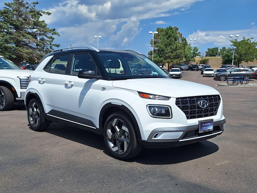 Used 2024 Hyundai Venue Limited FWD image 1