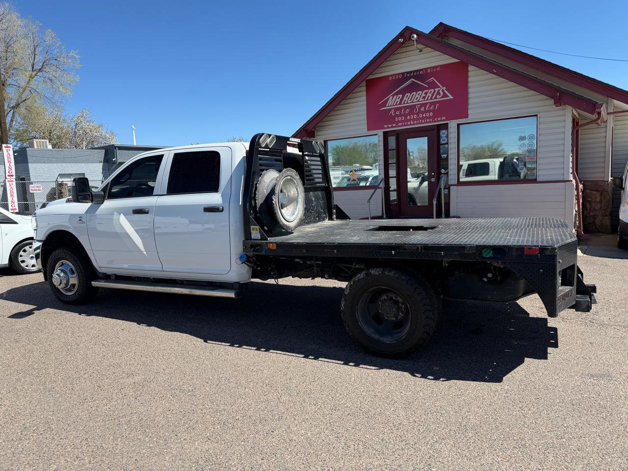 Used 2024 RAM 3500 Tradesman w/ Chrome Appearance Group image 3