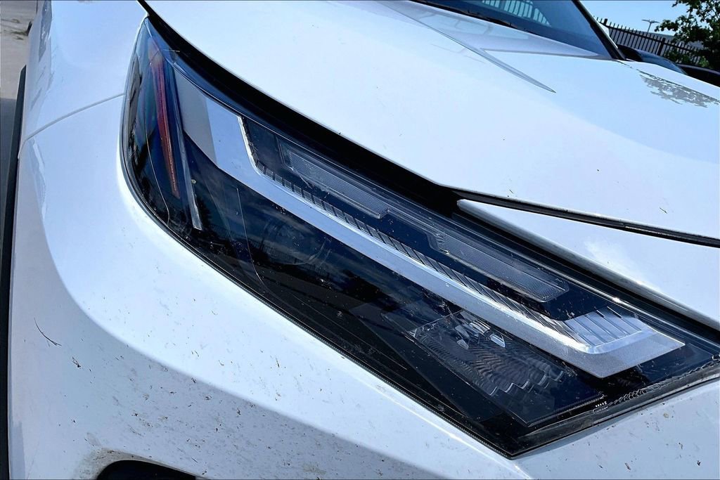 Used 2025 Toyota RAV4 XLE FWD image 33