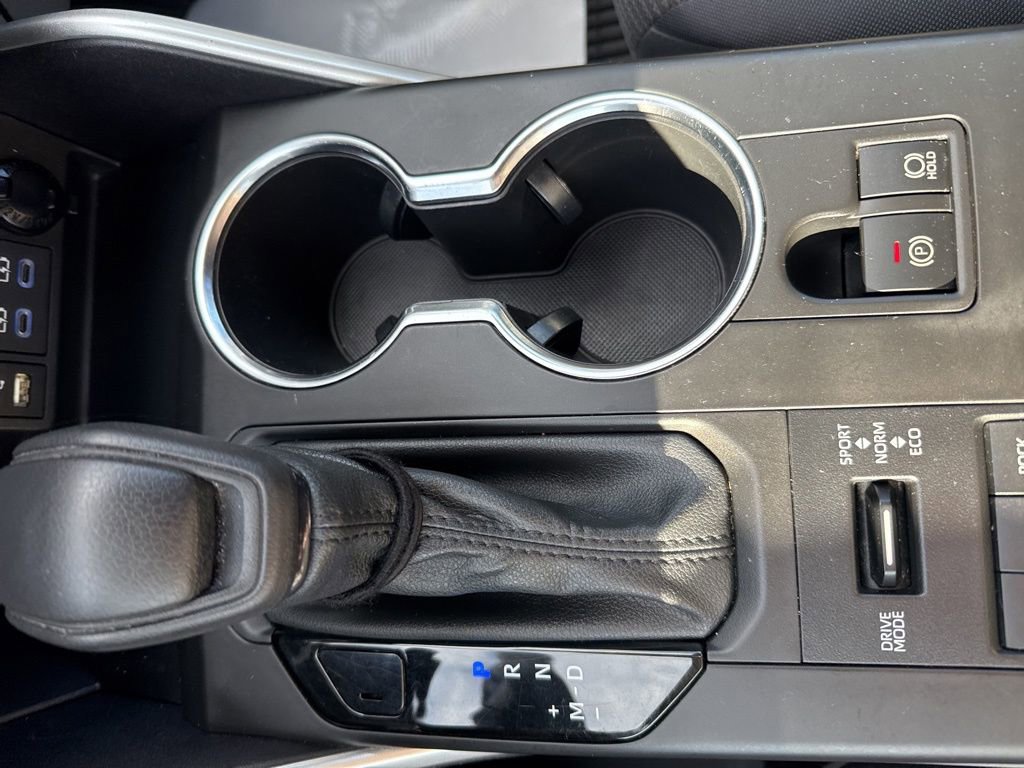 Used 2022 Toyota Highlander L image 19