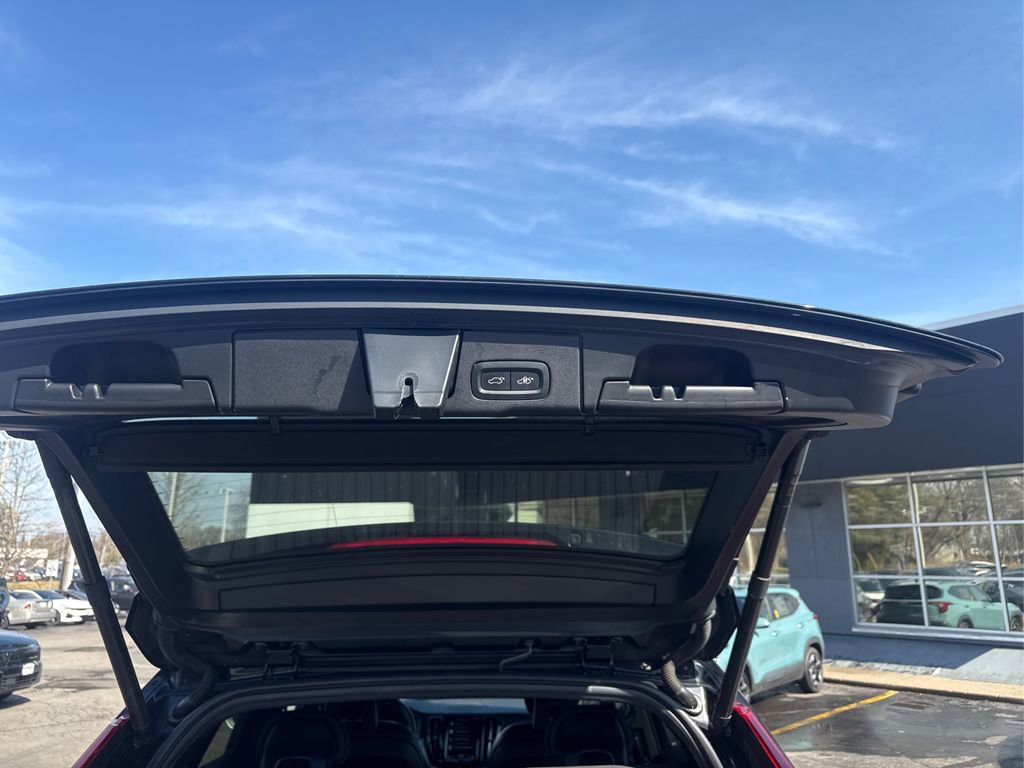 Used 2018 Volvo XC60 T5 R-Design w/ Convenience Package image 13