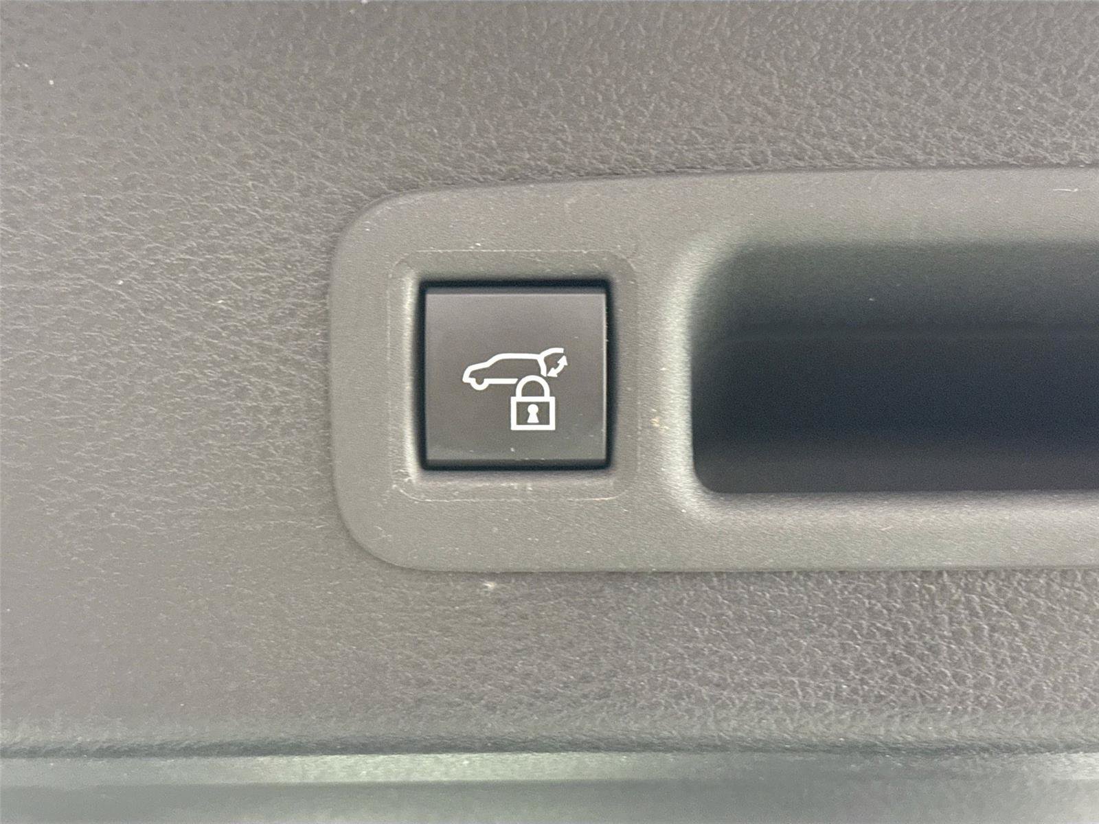 Certified 2026 Toyota Sienna XLE FWD image 39