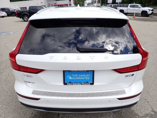 Used 2024 Volvo V60 B5 Cross Country Plus w/ Protection Package Premier AWD/4WD image 5