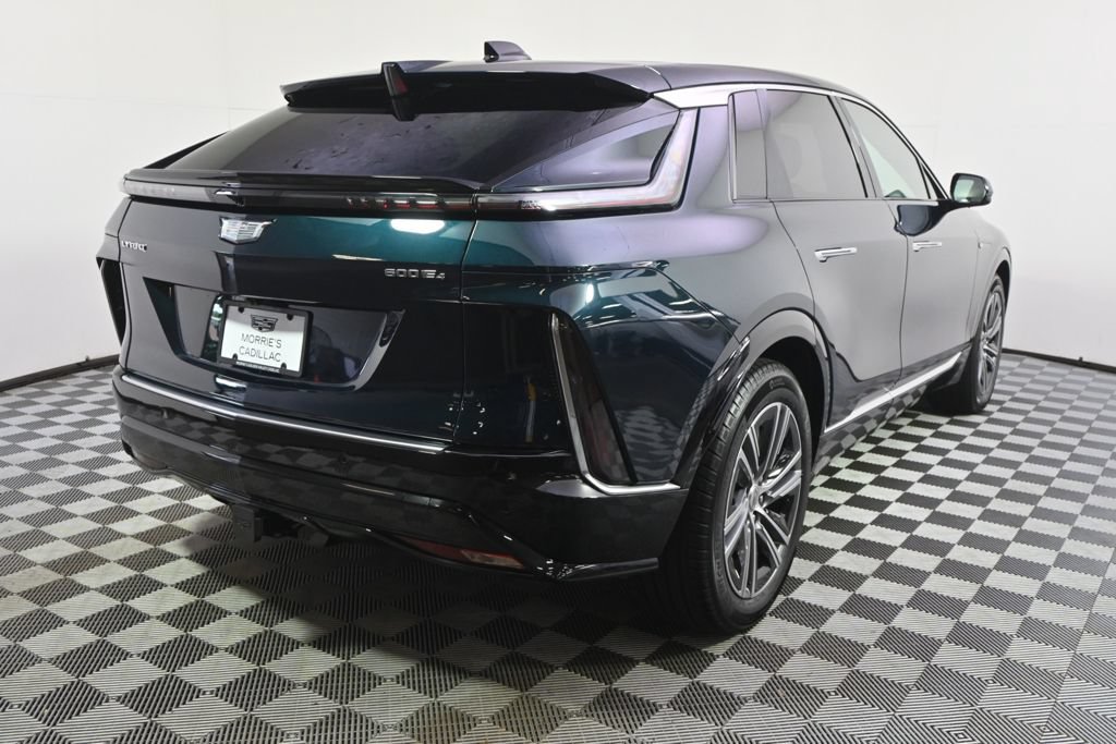 New 2026 Cadillac Lyriq Premium Luxury w/ LPO, Floor Liner Package AWD/4WD image 6