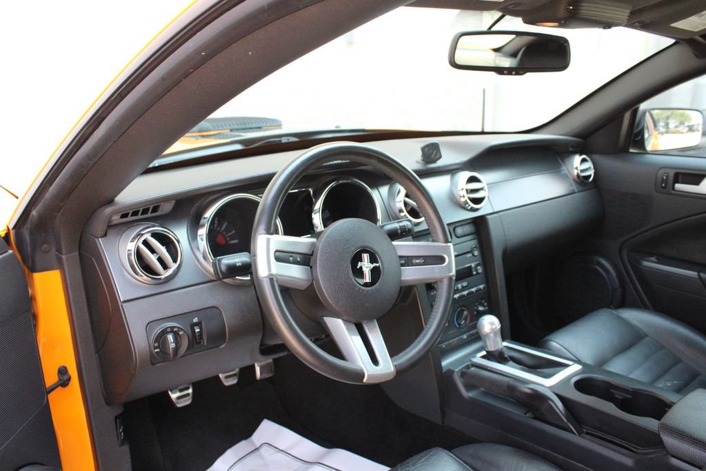 Used 2007 Ford Mustang GT RWD image 2