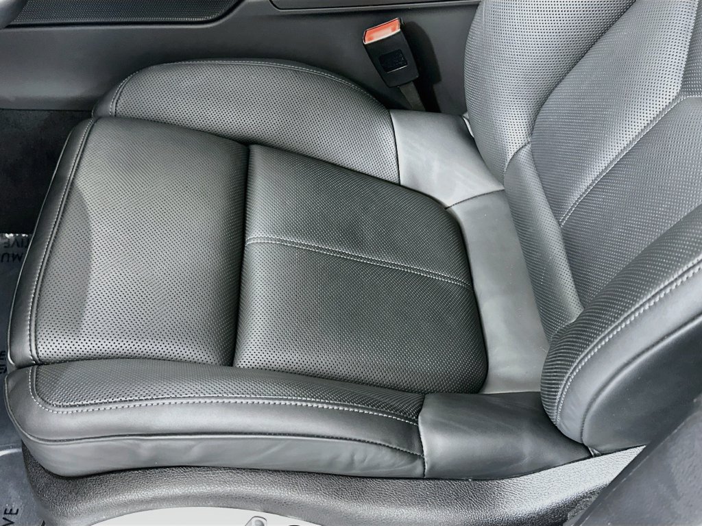 Certified 2023 Porsche Macan AWD/4WD image 22