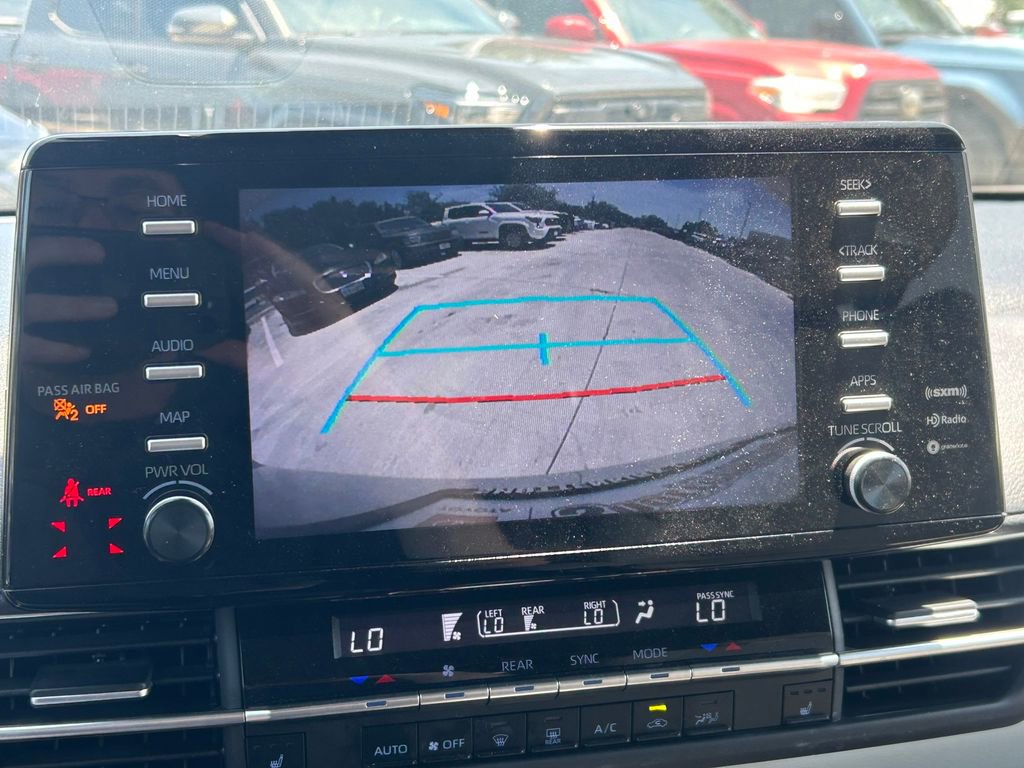 Used 2023 Toyota Sienna XLE FWD image 34
