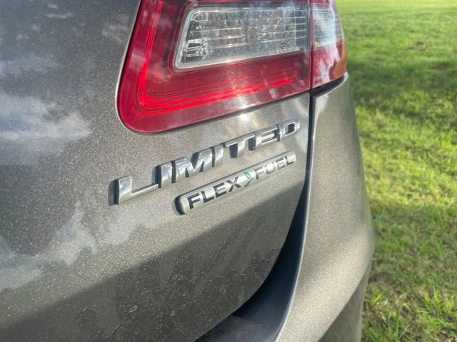 Used 2015 Ford Taurus Limited FWD image 9