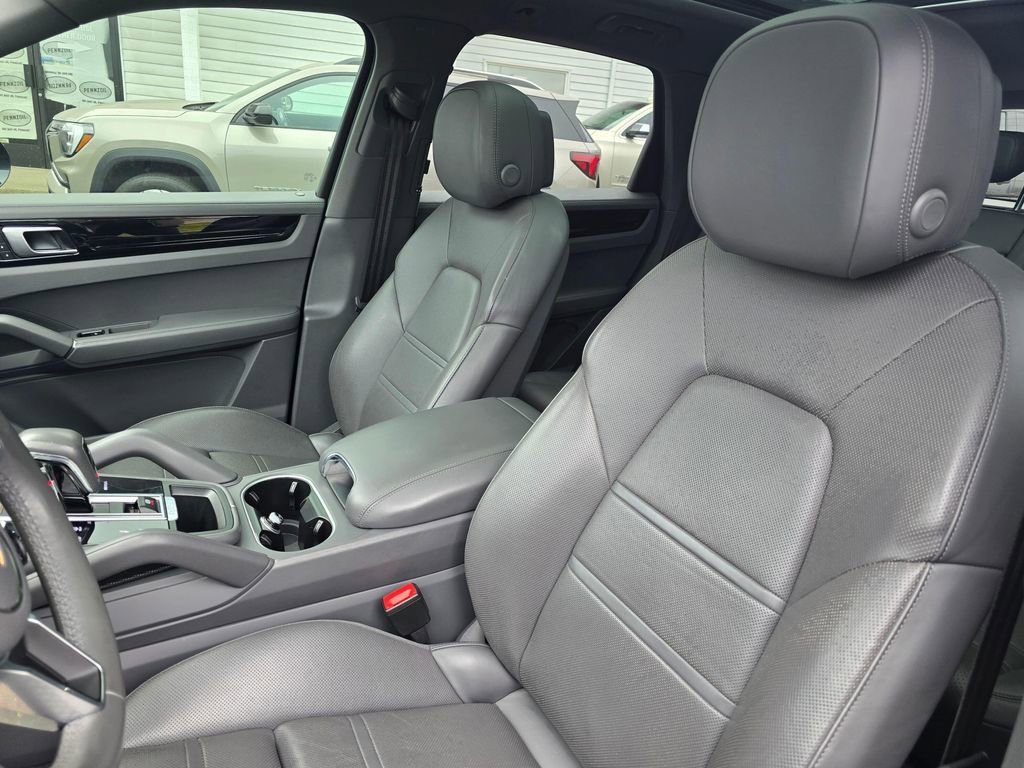 Used 2022 Porsche Cayenne E-Hybrid image 22