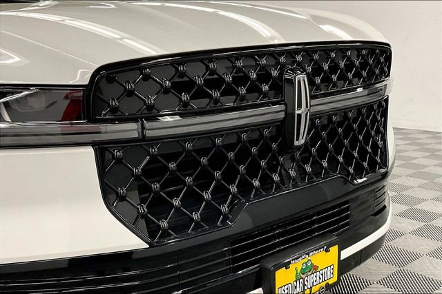 Used 2025 Lincoln Navigator Reserve w/ Jet Appearance Package AWD/4WD image 36
